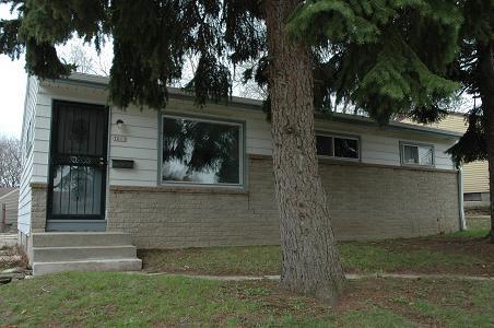 7013 W Thurston Ct., Milwaukee, WI 53218
