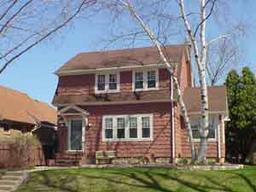 3270 S Lenox, Milwaukee, WI 53207