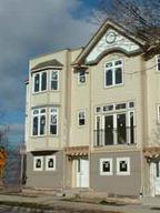 2009 N Cambridge Ave, Milwaukee, WI 53202