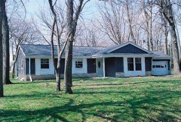 8341 N 67th St, Brown Deer, WI 53223