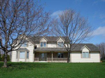 20700 Vincent Dr., Brookfield, WI 53045