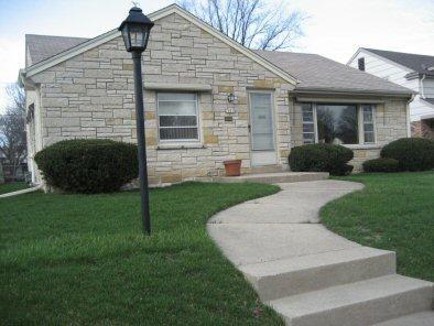 10218 W Vienna Ave., Wauwatosa, WI 53222