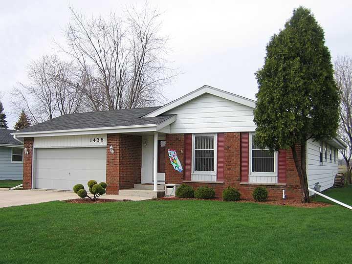 1438 Ramona Dr, Mount Pleasant, WI 53406