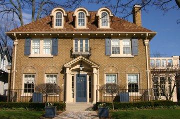 3368 N Summit Ave., Milwaukee, WI 53211