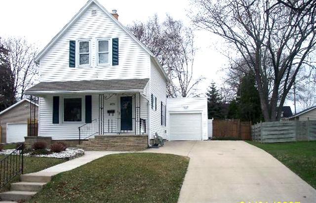 1030 N 17th St., Manitowoc, WI 54220