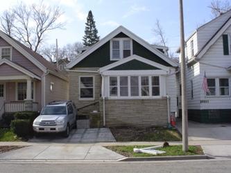 6907 Auburn Ave, Wauwatosa, WI 53213
