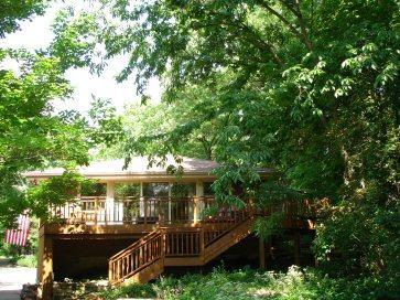 1620 Fairhaven Blvd., Elm Grove, WI 53122