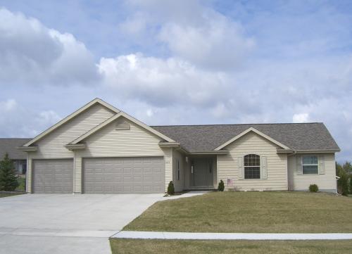 1415 Lisa Ln, New Holstein, WI 53061