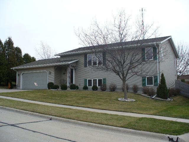 1209 Summit, Manitowoc, WI 54220