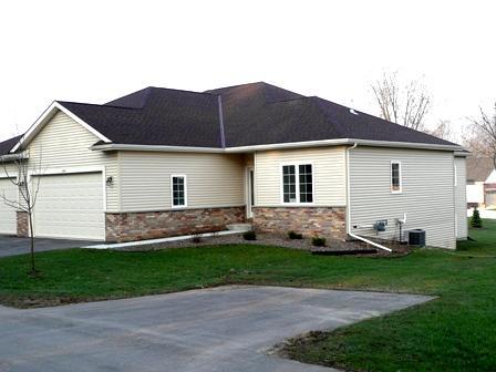 676 Sweet Briar Ct. #5, Kewaskum, WI 53040