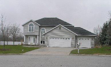 1307 Huron Cir, Sheboygan Falls, WI 53085