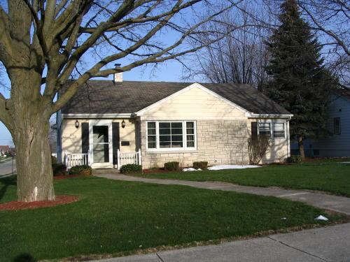 856 Center St., Hartford, WI 53027