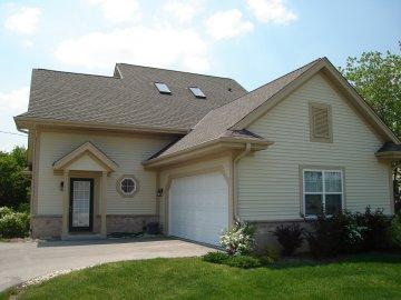 4801 S Waterview Ct., Greenfield, WI 53220