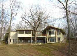 3530 Paradise Dr, West Bend, WI 53095