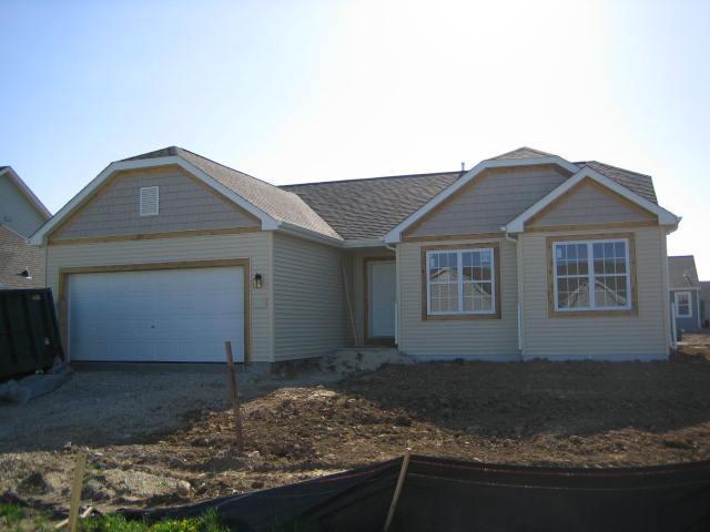 16 Cleveland Ave., Hartford, WI 53027