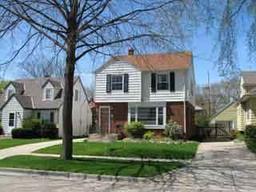 2535 N 71st St, Wauwatosa, WI 53213