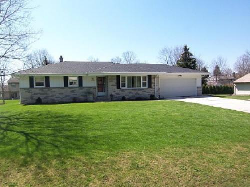 12709 W Park Ave., New Berlin, WI 53151