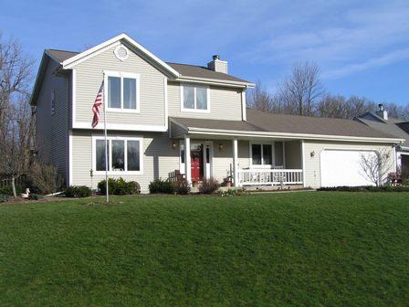 4028 Elaines Way, Hartford, WI 53086