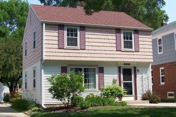 8506 Stickney Ave, Wauwatosa, WI 53226