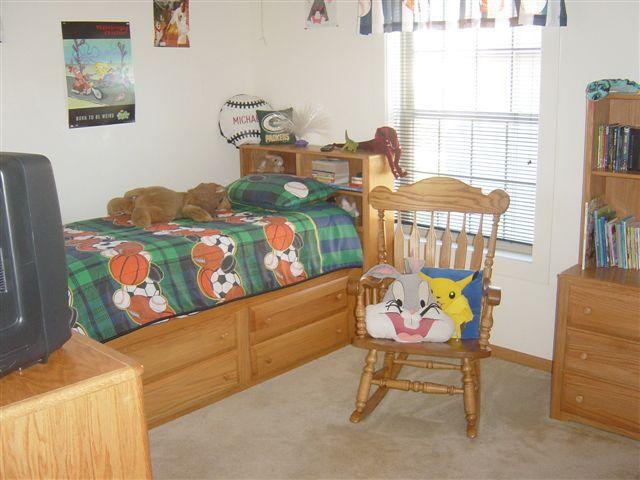 4555 S 116th St., Greenfield, WI 53228