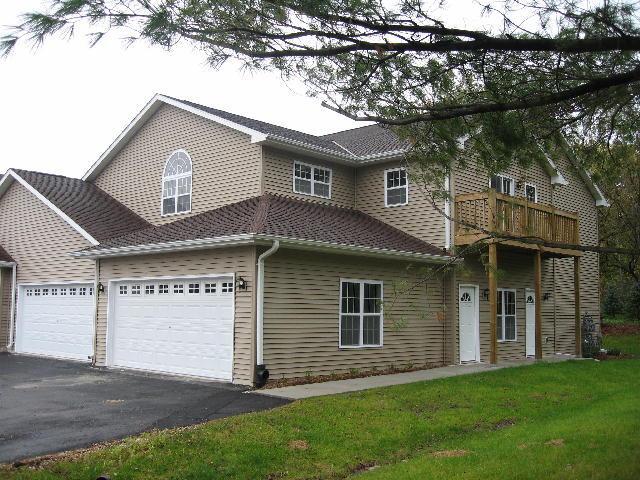 1932 Edwards St. #4, East Troy, WI 53120