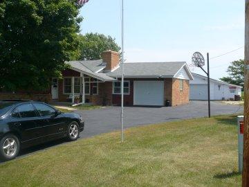 3770 S Woelfel Rd., New Berlin, WI 53146