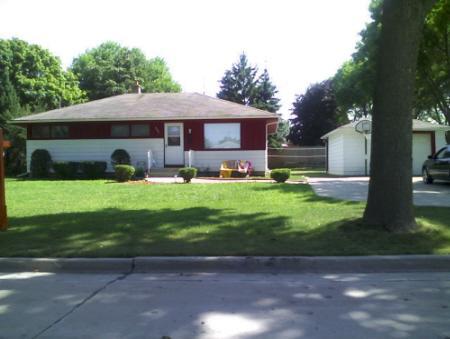 1555 W Mallory, Milwaukee, WI 53221