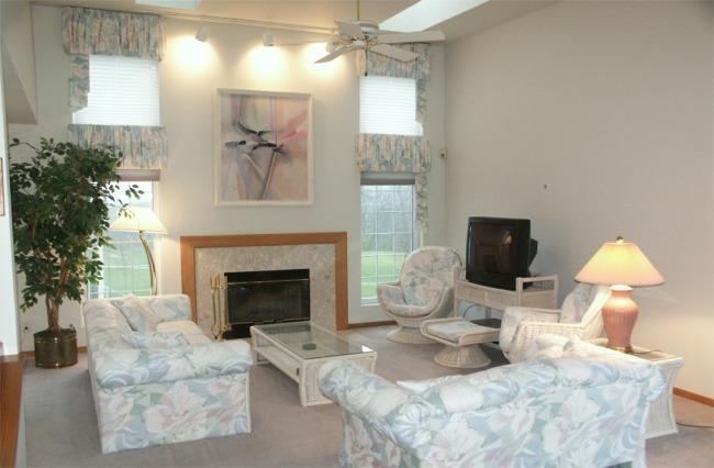 1452 Highland Dr. #8-22, Geneva, WI 53147