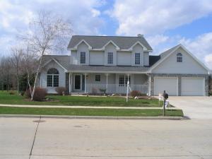 1352 Fleetwood Dr., Manitowoc, WI 54220