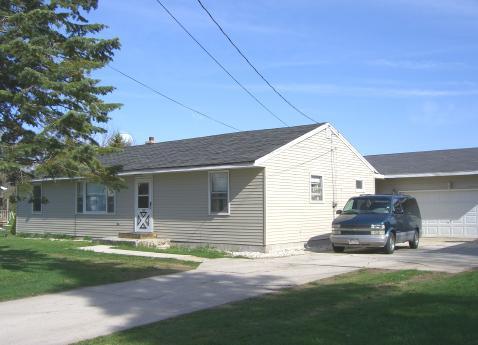 1302 Wisconsin Ave, New Holstein, WI 53061