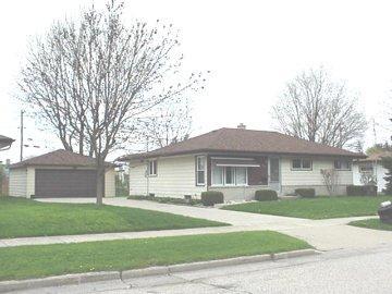 715 Harker Ave., Hartford, WI 53027