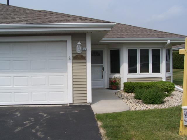 563 Hartford Sq #1, Hartford, WI 53027