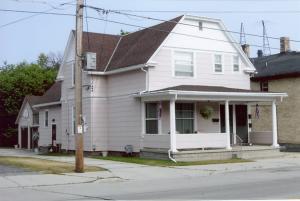 1225 S 10th St., Manitowoc, WI 54220