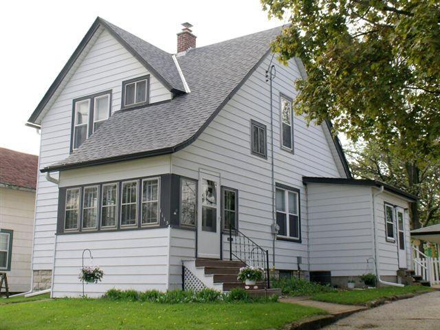 1115 Lincoln Ave, Waukesha, WI 53186
