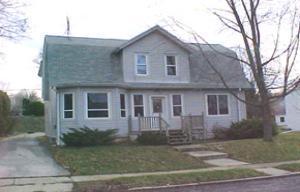 1915 Salisbury Rd, West Bend, WI 53090