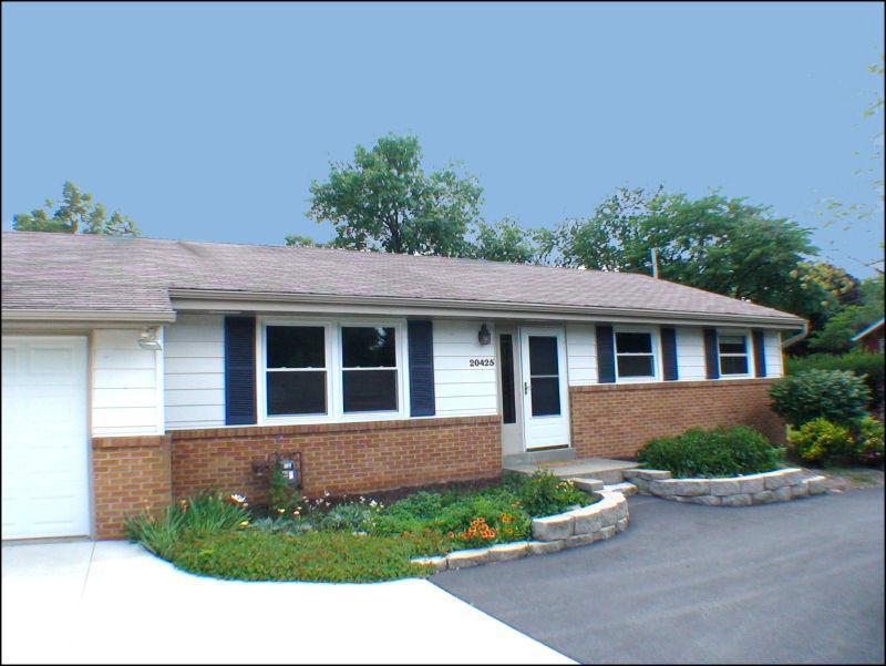 20425 Bowling Green, Brookfield, WI 53186