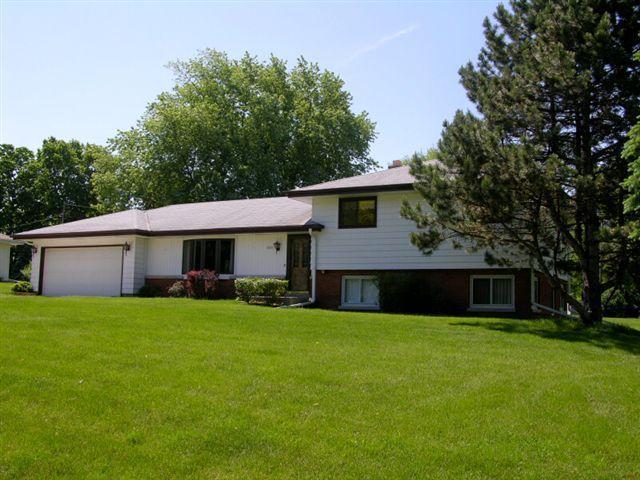 3331 S Monterey Dr., New Berlin, WI 53151