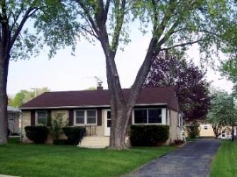 4146 N 94th St, Wauwatosa, WI 53222