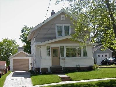 911 S 22nd St., Manitowoc, WI 54220