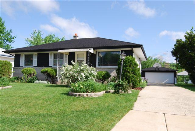 8120 W Waterford Ave., Greenfield, WI 53220