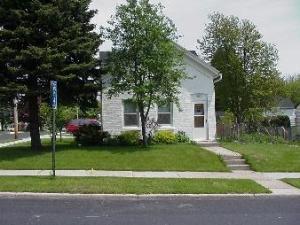 1903 S 14th St., Manitowoc, WI 54220
