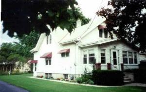 930 S 26th St, Manitowoc, WI 54220