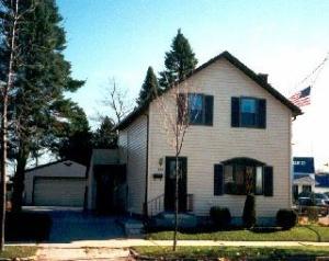 935 S 25th St., Manitowoc, WI 54220