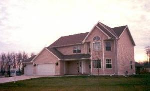3330 Kimberly Cir., Manitowoc, WI 54220