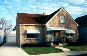917 S.23rd St., Manitowoc, WI 54220