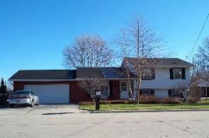 1517 S 36th St., Manitowoc, WI 54220