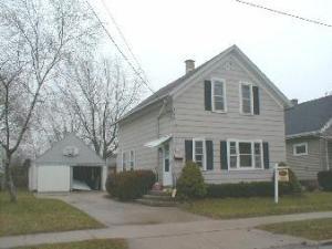 1115 Philippen St., Manitowoc, WI 54220