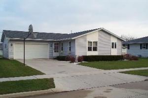 925 S 41st St., Manitowoc, WI 54220