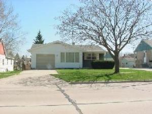 3815 Custer St., Manitowoc, WI 54220