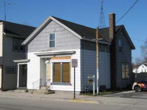 1122 S 10th St., Manitowoc, WI 54220